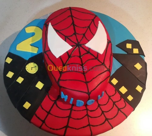 Gateaux d'anniversaire et pièce montée
