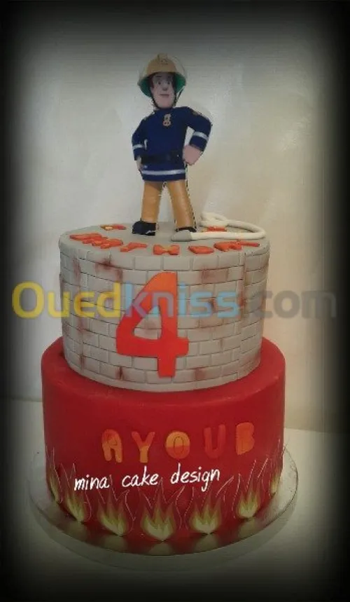 Gateaux d'anniversaire et pièce montée