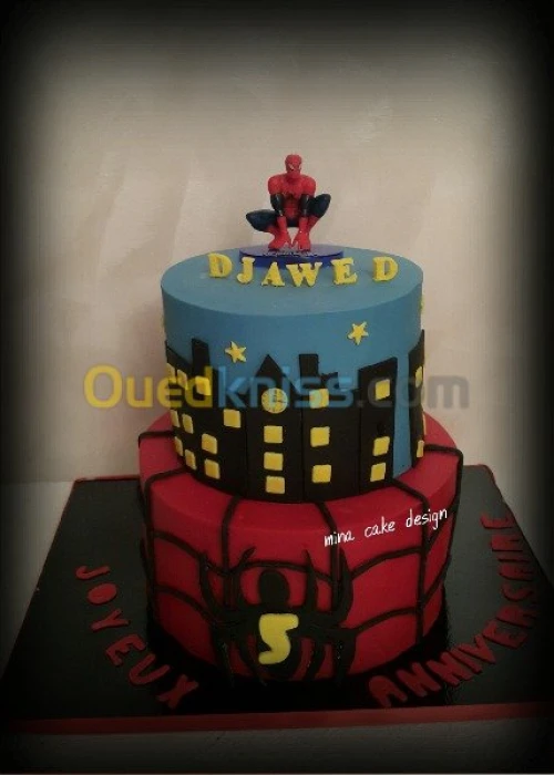 Gateaux d'anniversaire et pièce montée