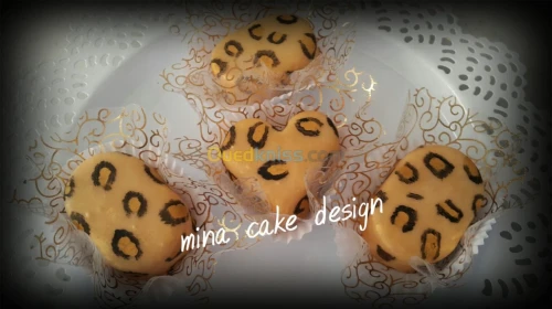 Gateaux d'anniversaire et pièce montée