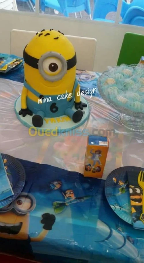 Gateaux d'anniversaire et pièce montée