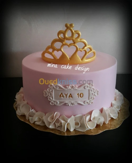 Gateaux d'anniversaire et pièce montée