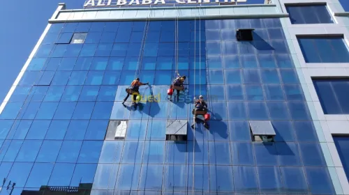 Nettoyage de façade mur rideau et aluc