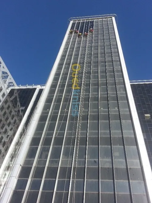 Nettoyage de façade mur rideau et aluc