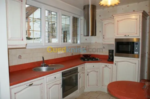 cuisine et chambre equipée 