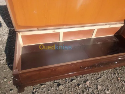 0555412716  canapes coffre