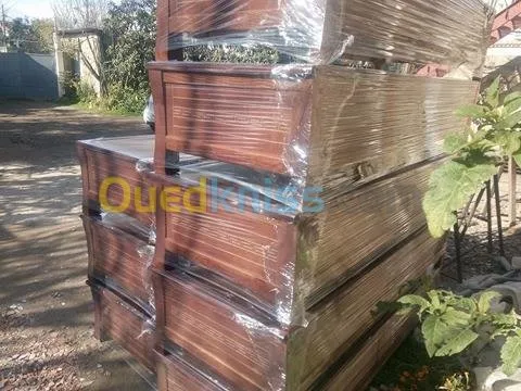 0555412716  canapes coffre