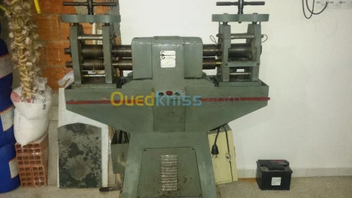 Machine a minoire et table de poulissa