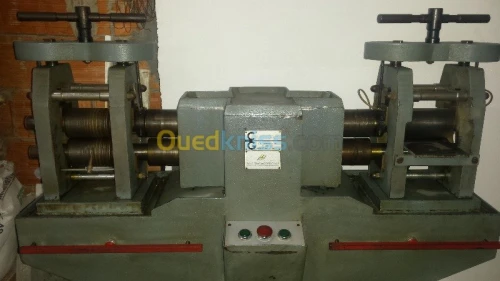 Machine a minoire et table de poulissa