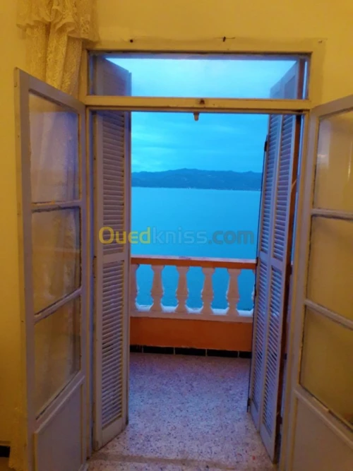 Location Appartement F3 Skikda Collo