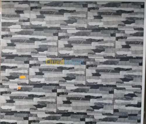 أحجار حقيقية ومزيفة إنتاج محلي وأجنبي