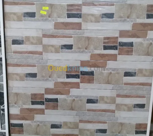 أحجار حقيقية ومزيفة إنتاج محلي وأجنبي