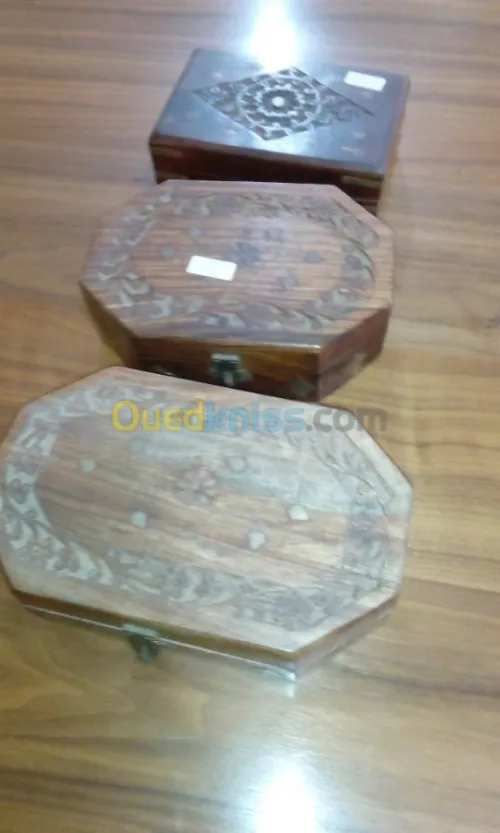 OBJETS DECORATIFS 