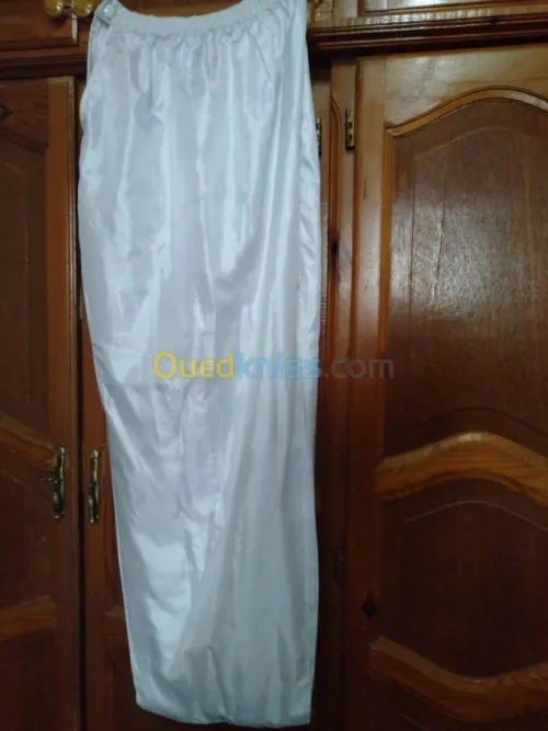 vêtement traditionnelles + un karakou 
