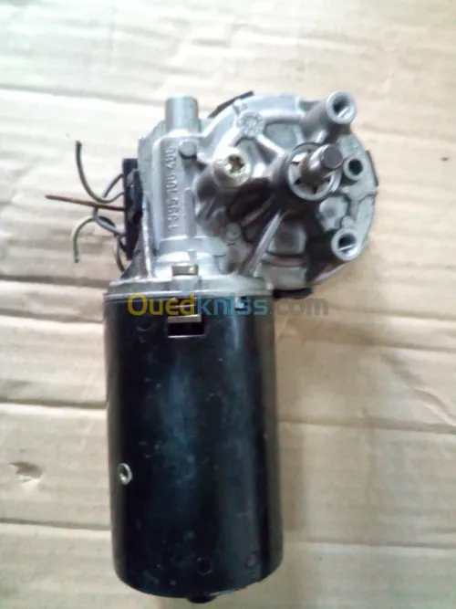 MOTEUR DESSUIE GLACE