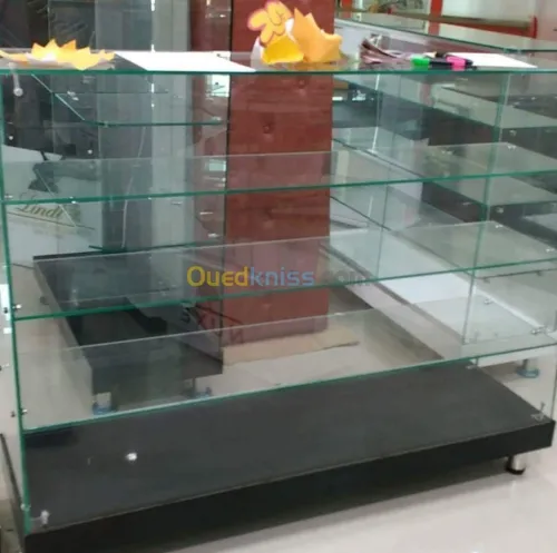 vitrine de façade en verre trempé 