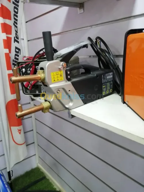 POSTE A SOUDER / CHARGEUR BATTERIE
