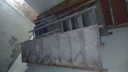 Escalier métallique