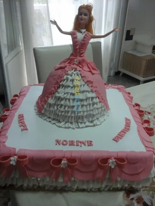 Gâteaux d'anniversaire et mariage