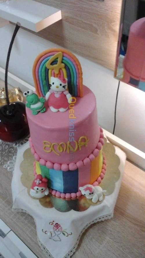 Gâteaux d'anniversaire et mariage