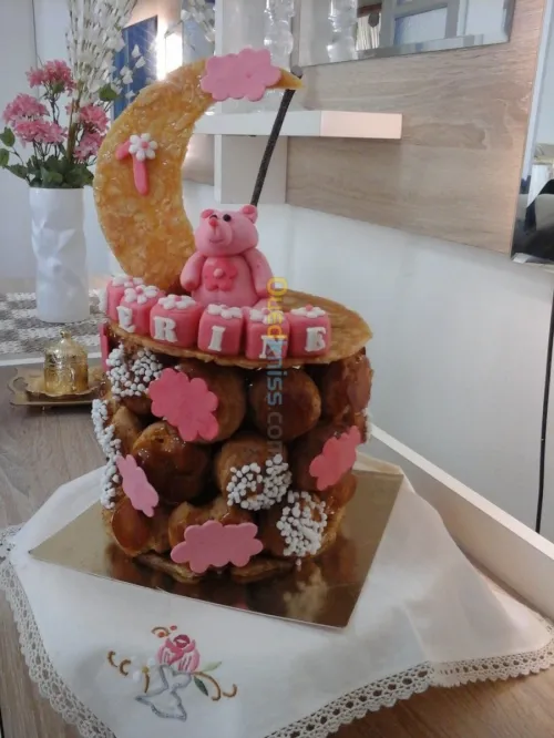 Gâteaux d'anniversaire et mariage