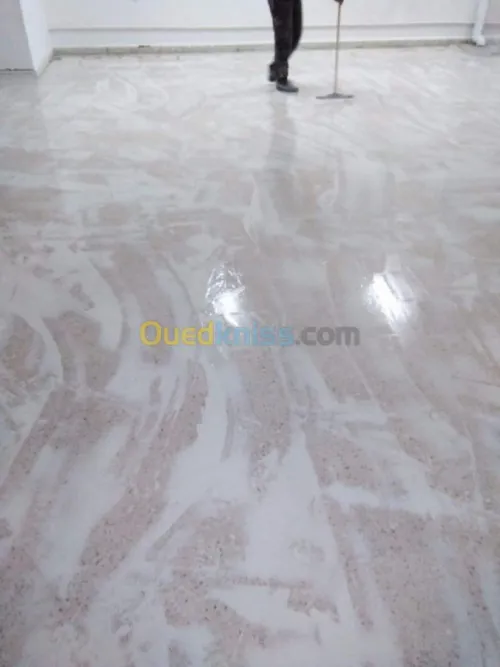 ponçage et lustrage