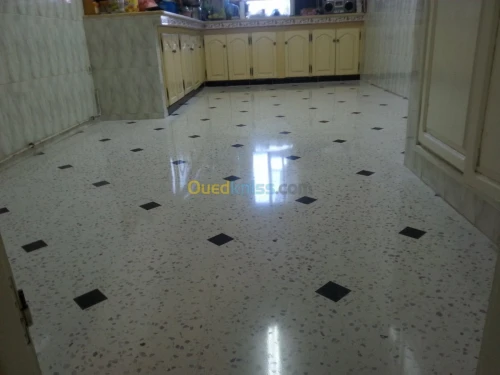 ponçage et lustrage