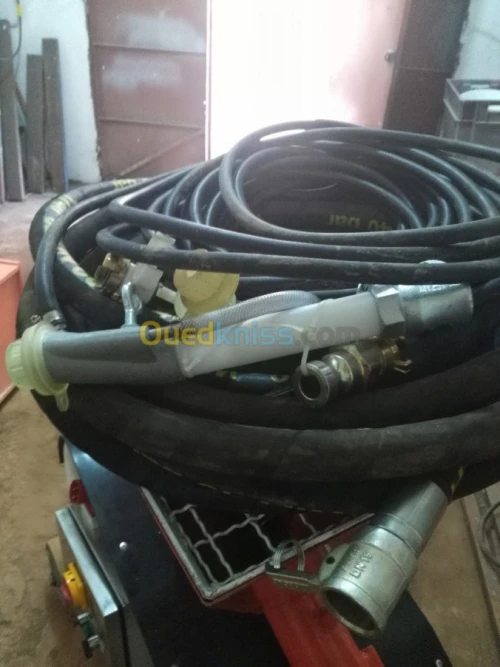 Machine a projeter les enduits