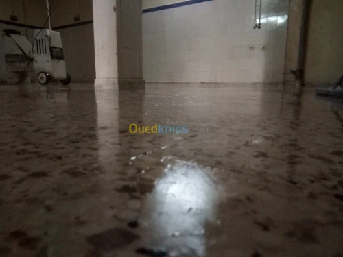 Ponçage et lustrage de carrelage