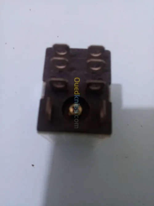 relais de commande 24vac omron