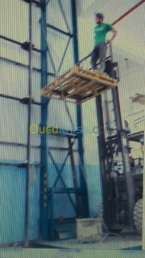 Fabrication de monte-charges industriels