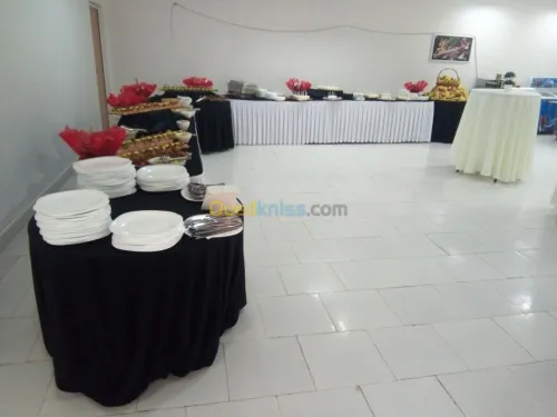 Serveur serveuse traiteur decor 