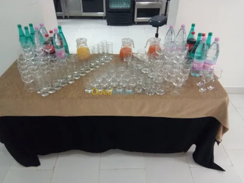 Serveur serveuse traiteur decor 