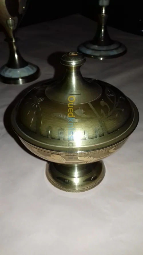 OBJETS DÉCORATIFS EN CUIVRE