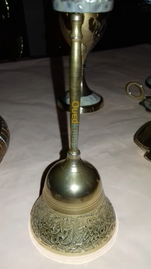 OBJETS DÉCORATIFS EN CUIVRE