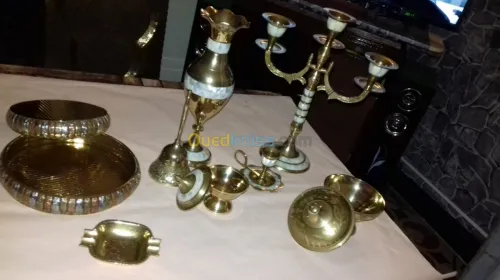 OBJETS DÉCORATIFS EN CUIVRE