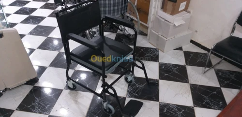Chaise toilette (garde robe)
