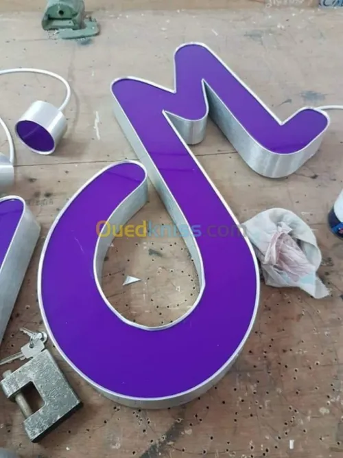 Fabrication panneau publicitaire