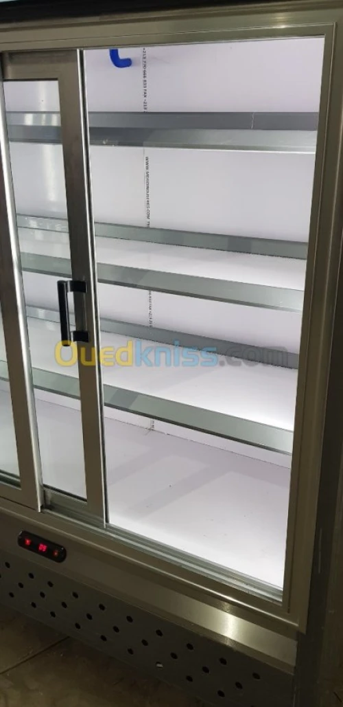 ARMOIRE SUPERETTE VITREE