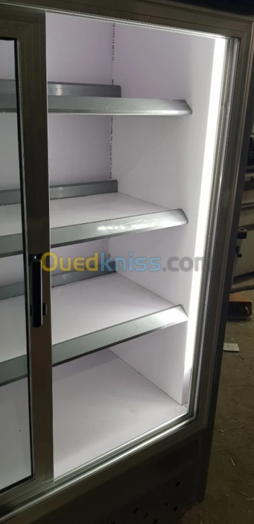 ARMOIRE SUPERETTE VITREE