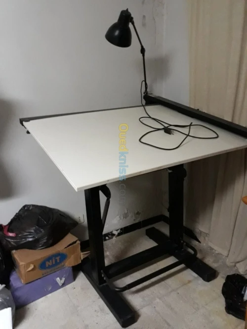 TABLE DE DESSIN ARCHITECTE