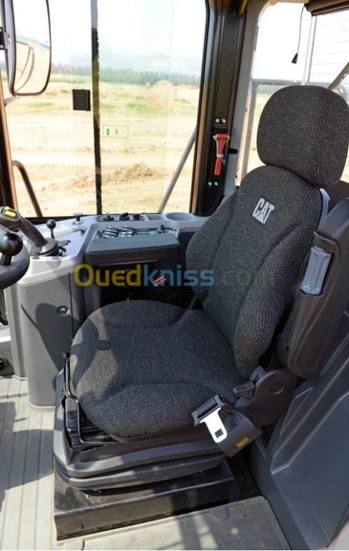 CATERPILLAR Chargeuse sur pneus CAT® 950 GC 2026