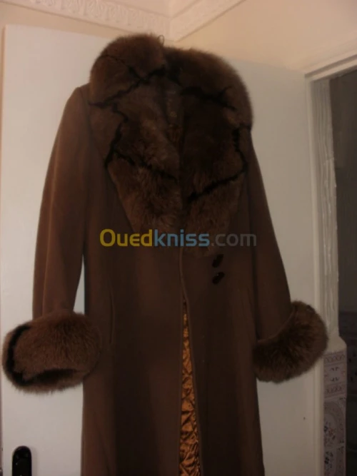 Manteau en cachemire et fourrure