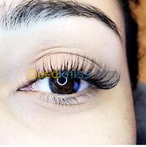 Exrention de cils ,broching, maquillag