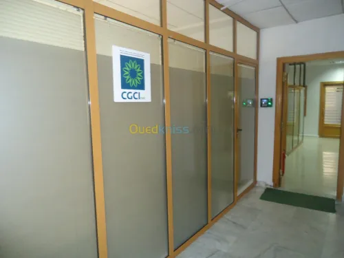 Aluminium et PVC.