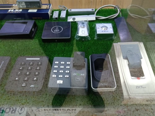 CONTROL D'ACCES DIGICODE METAL ETANCHE AVEC LECTEUR RFID ZKTECO MK-V