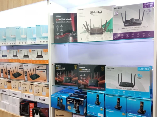 MODEMS ROUTEURS ET POINTS D'ACCÈS D-LINK / TP-LINK / TENDA / HUAWEI (DSL-224 R15 DWR-M961 R04 ...