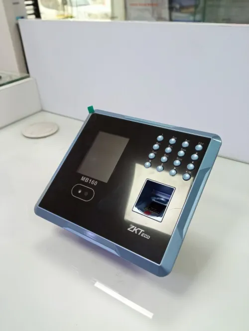 POINTEUSE BIOMETRIQUE FACIAL ET CONTROLE D'ACCES BADGE ET CODE USB HOST MB160