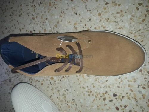 Chaussures PATAUGAS en daim . 41