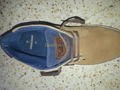 Chaussures PATAUGAS en daim . 41